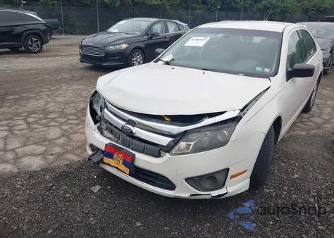 2012 Ford Fusion S из США, поврежденный, VIN 3FAHP0GA2CR275263